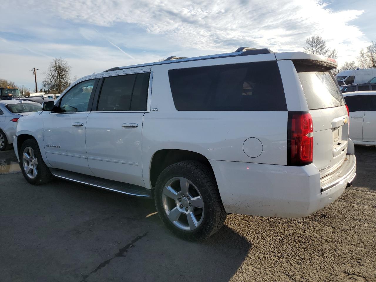 Obraz 2 z 2015 CHEVROLET SUBURBAN K1500 LTZ 2015 z VIN 1GNSKKKC0FR524959