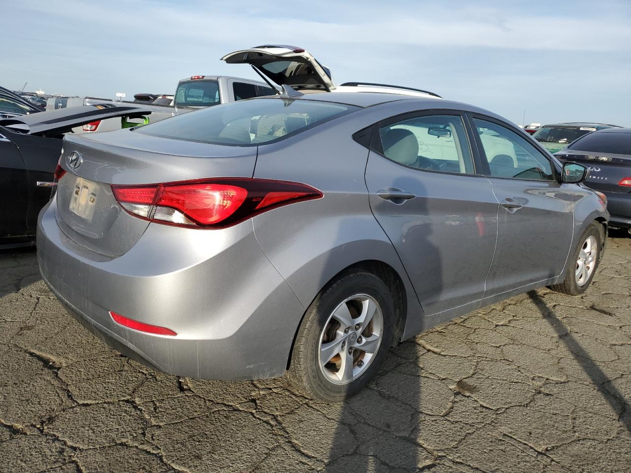 Изображение 3 2015 HYUNDAI ELANTRA SE 2015 с VIN 5NPDH4AE5FH643368