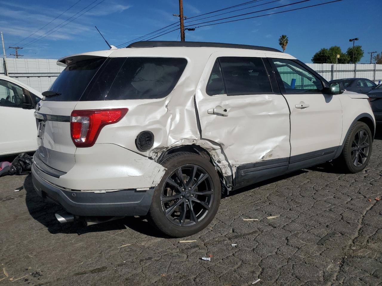 Image 3 of 2019 FORD EXPLORER XLT 2019 with VIN 1FM5K7D83KGA60658