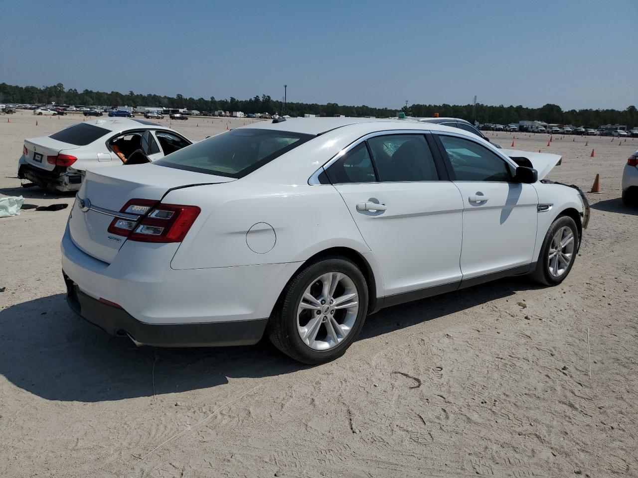 Obraz 3 z 2016 FORD TAURUS SE 2016 z VIN 1FAHP2D89GG110563