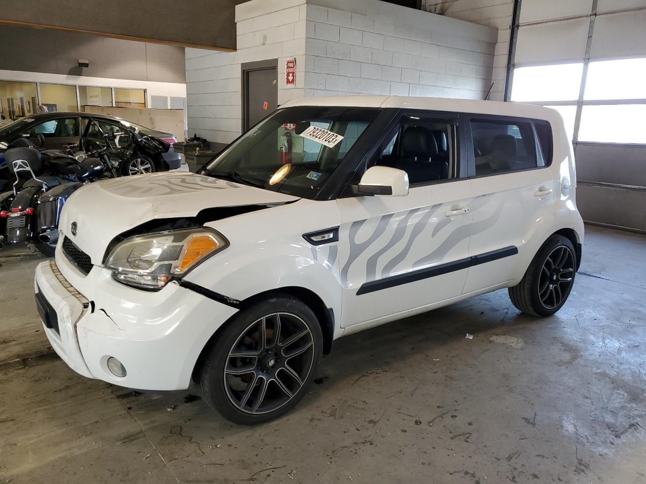 2011 KIA SOUL + 2011 image