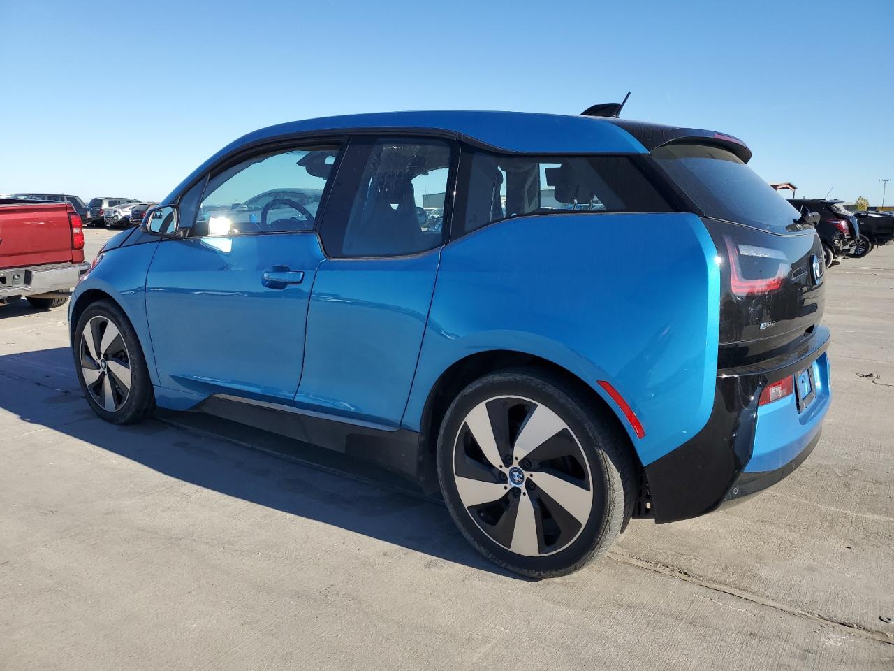 Obraz 2 z 2017 BMW I3 BEV 2017 z VIN WBY1Z6C3XHV949538