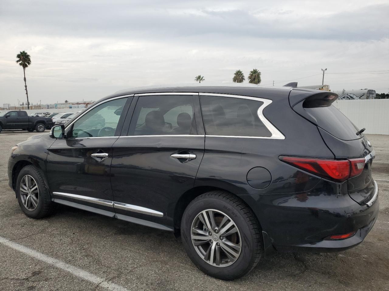 Image 2 of 2020 INFINITI QX60 LUXE 2020 with VIN 5N1DL0MN6LC519017