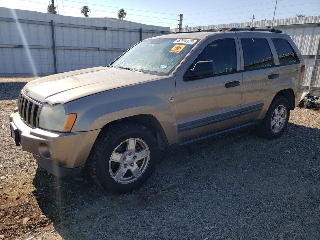 Obraz 1 z 2005 JEEP GRAND CHEROKEE LAREDO 2005 z VIN 1J8HR48N05C691688