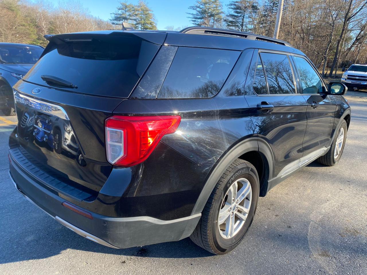 Image 3 of 2022 FORD EXPLORER XLT 2022 with VIN 1FMSK7DH9NGA39952