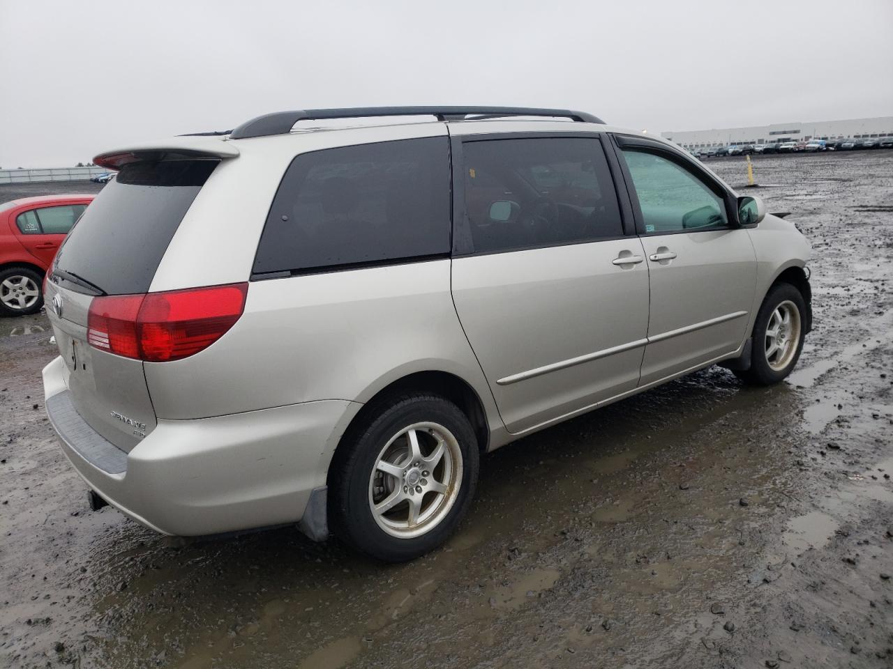 Изображение 3 2004 TOYOTA SIENNA XLE 2004 с VIN 5TDBA22C14S027428