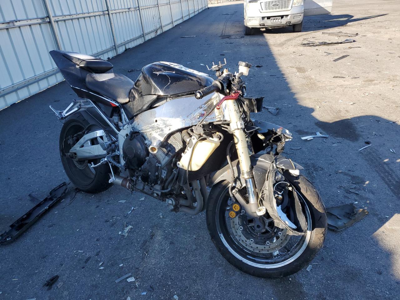 Изображение 2003 YAMAHA YZFR1  2003
