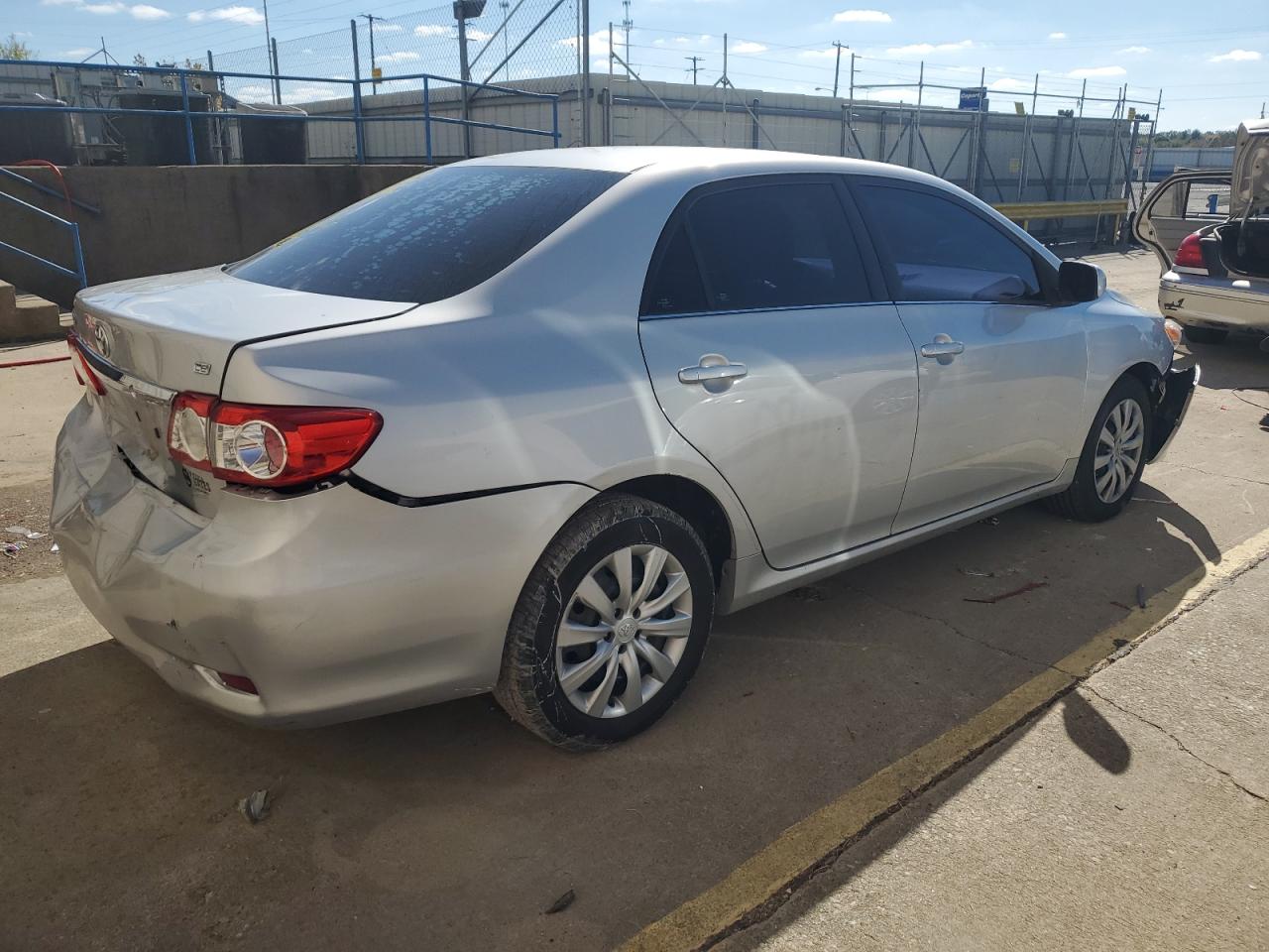 Image 3 of 2013 TOYOTA COROLLA BASE 2013 with VIN 2T1BU4EE0DC999322