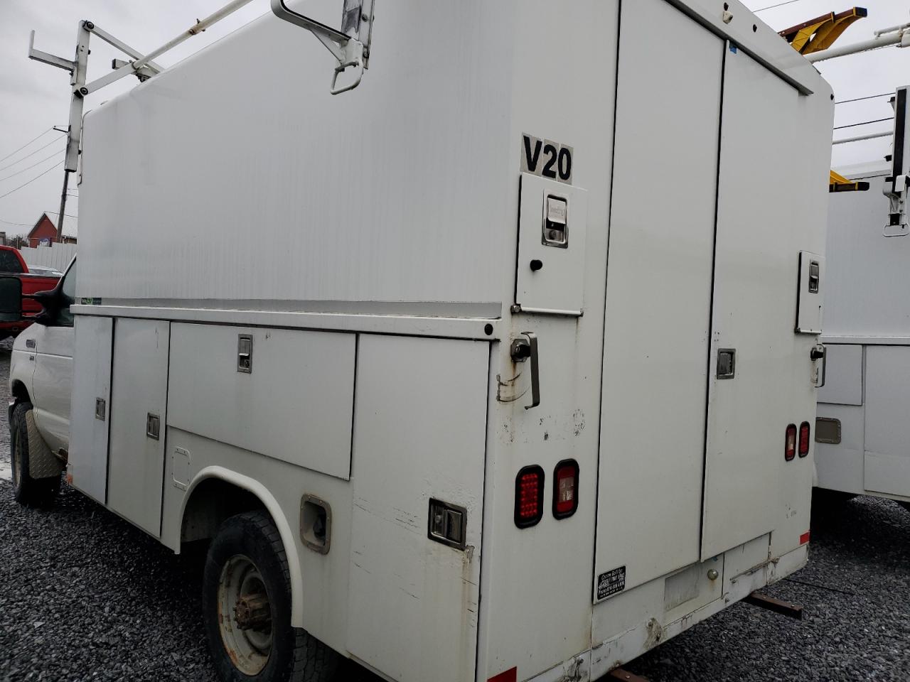 Image 2 of 2013 FORD ECONOLINE E350 SUPER DUTY CUTAWAY VAN 2013 with VIN 1FDWE3FL5DDA08023