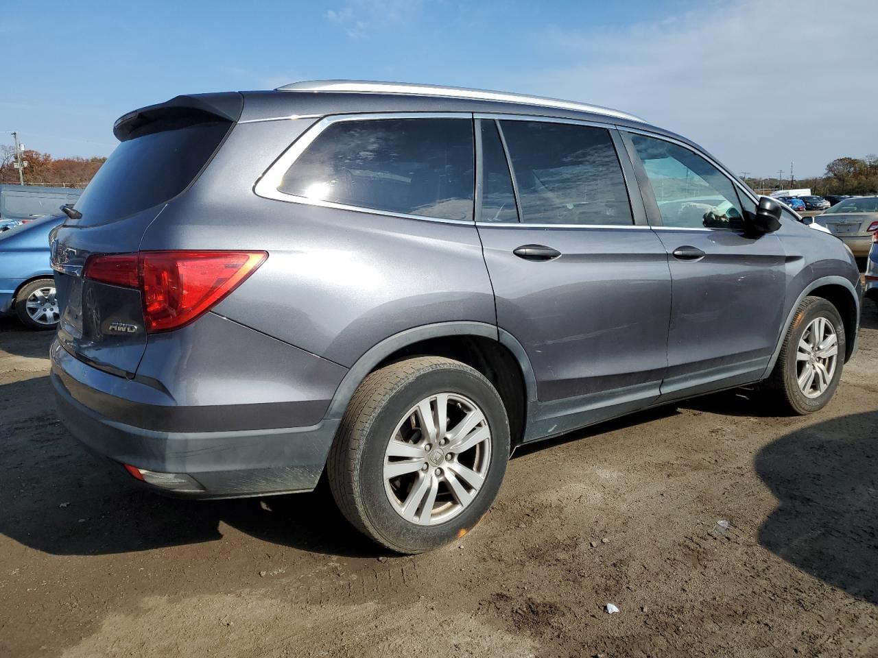 Obraz 3 z 2016 HONDA PILOT LX 2016 z VIN 5FNYF6H12GB064926
