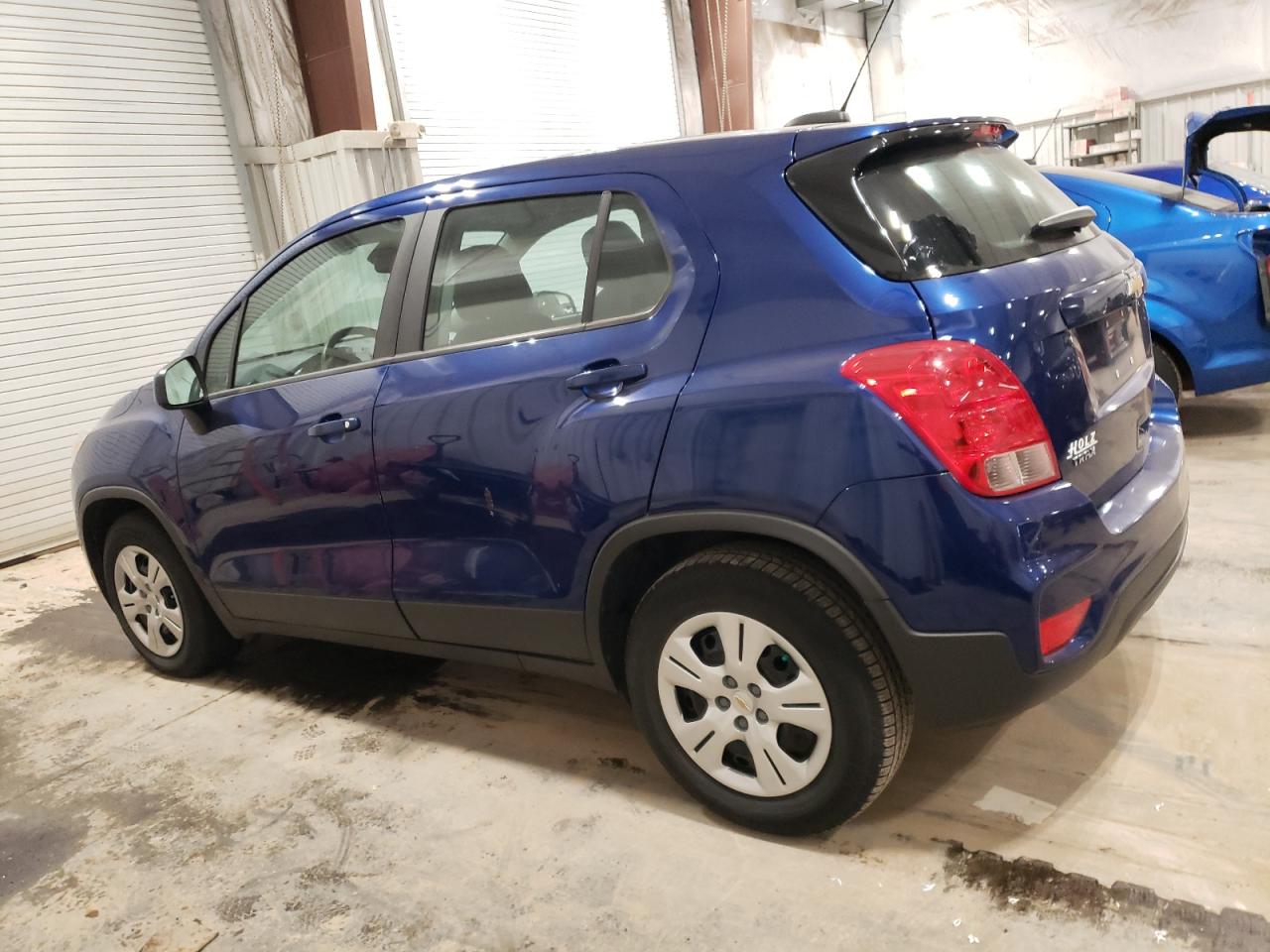 Obraz 2 z 2017 CHEVROLET TRAX LS 2017 z VIN 3GNCJKSB8HL171735