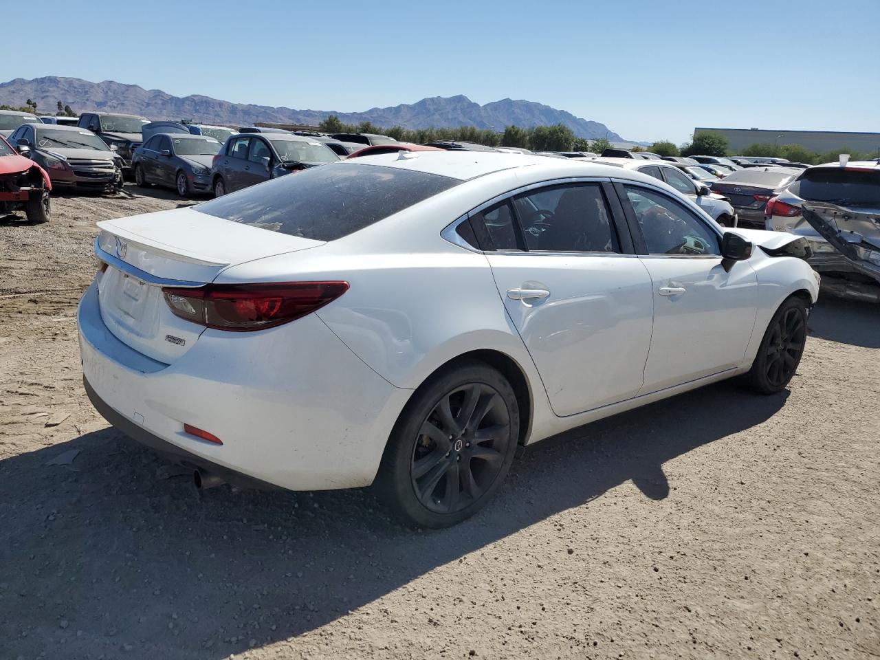 Obraz 3 z Mazda 6 Grand Touring 2016 z VIN JM1GJ1W58G1431937
