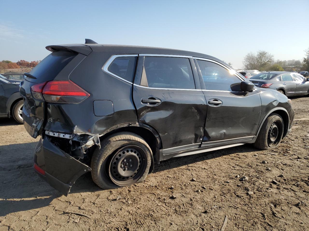 Image 3 of 2017 NISSAN ROGUE S 2017 with VIN KNMAT2MV5HP601047
