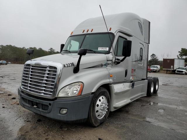 Obraz 2 z 2015 FREIGHTLINER CASCADIA 125  2015 z VIN 3AKJGLD56FSFN3752