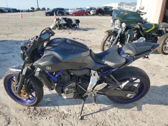 Obraz 3 z 2015 YAMAHA FZ07  2015 z VIN JYARM06EXFA000410