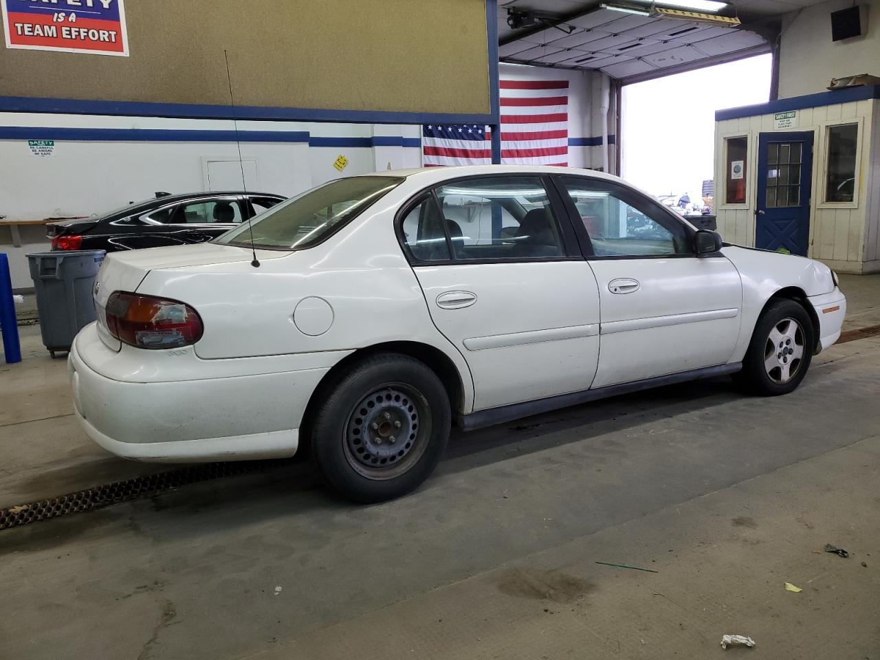 Изображение 3 2005 CHEVROLET CLASSIC  2005 с VIN 1G1ND52F25M214683