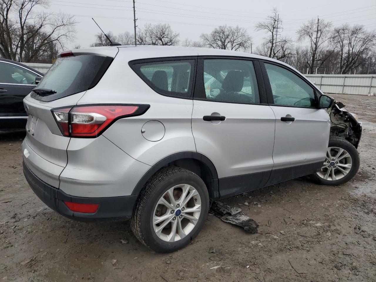 Obraz 3 z 2017 FORD ESCAPE S 2017 z VIN 1FMCU0F78HUC32898