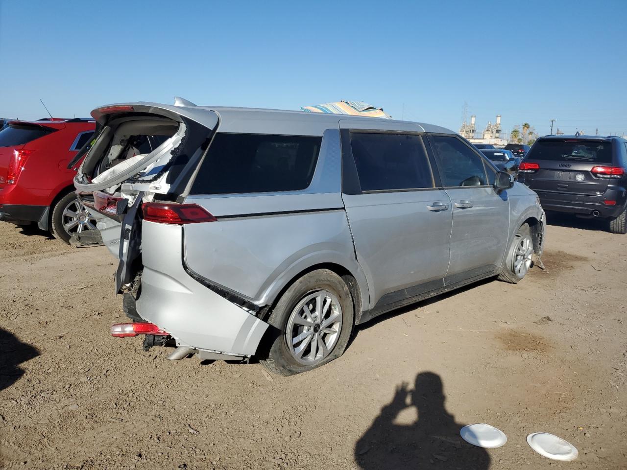 Image 3 of 2023 KIA CARNIVAL LX 2023 with VIN KNDNB4H31P6197290