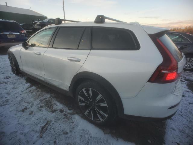 Obraz 2 z 2021 VOLVO V60 CROSS COUNTRY T5 MOMENTUM 2021 z VIN YV4102WK9M1074829