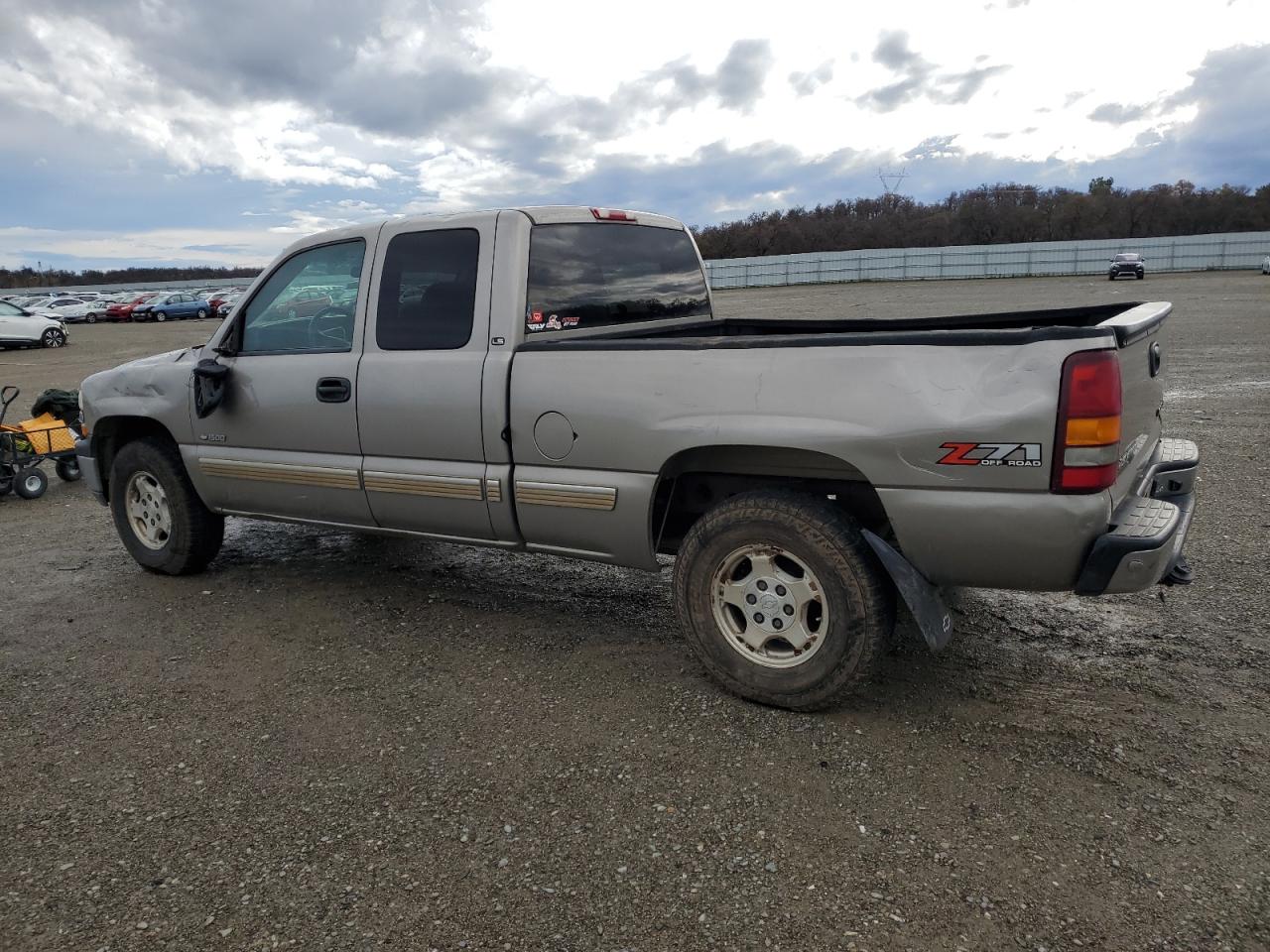 Obraz 2 z 2002 CHEVROLET SILVERADO K1500 2002 z VIN 2GCEK19T921245678