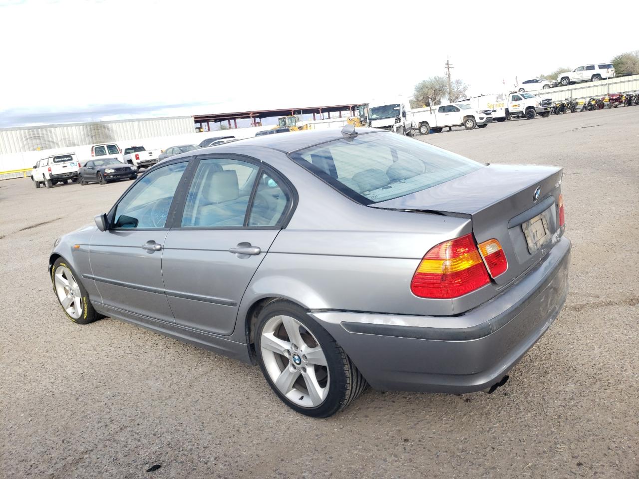 Obraz 2 z 2004 BMW 325 I 2004 z VIN WBAET37464NJ45461