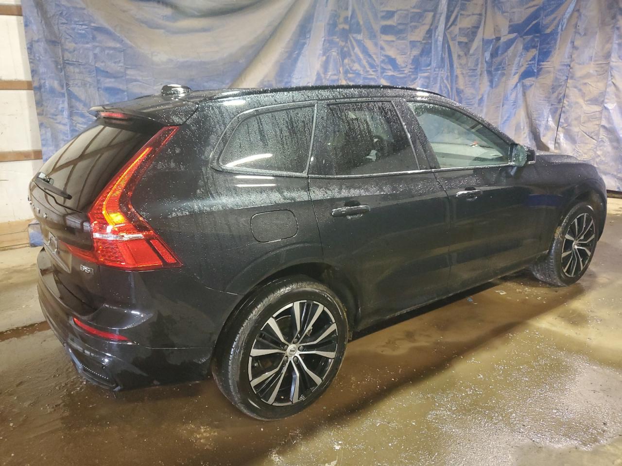 Image 3 of 2024 VOLVO XC60 PLUS 2024 with VIN YV4L12RL1R1776726