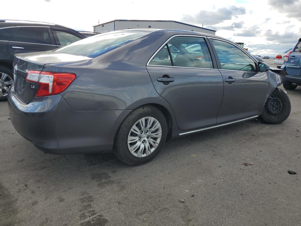 Image 3 of 2014 TOYOTA CAMRY L 2014 with VIN 4T1BF1FKXEU405008