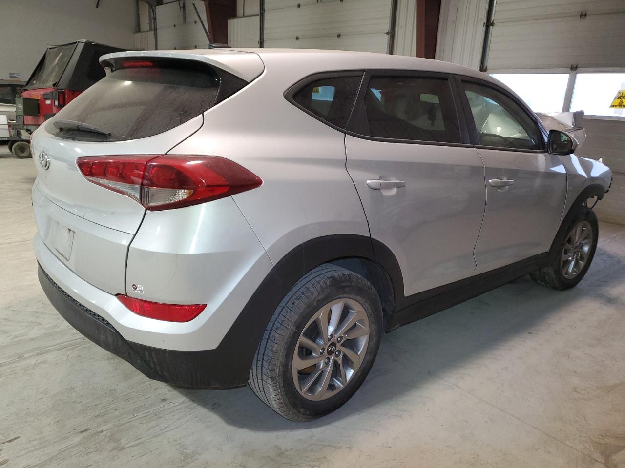 Изображение 3 2017 HYUNDAI TUCSON SE 2017 с VIN KM8J23A48HU546398