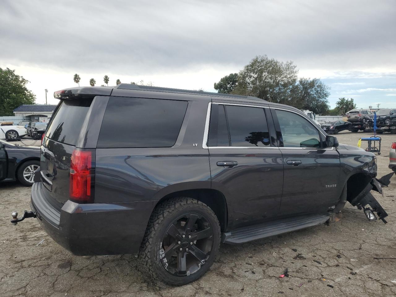 Image 3 of 2016 CHEVROLET TAHOE C1500 LT 2016 with VIN 1GNSCBKC2GR292699