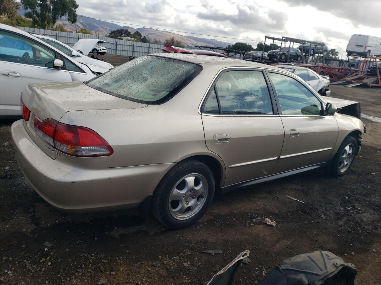 Image 3 of 2001 HONDA ACCORD LX 2001 with VIN JHMCG56421C031040