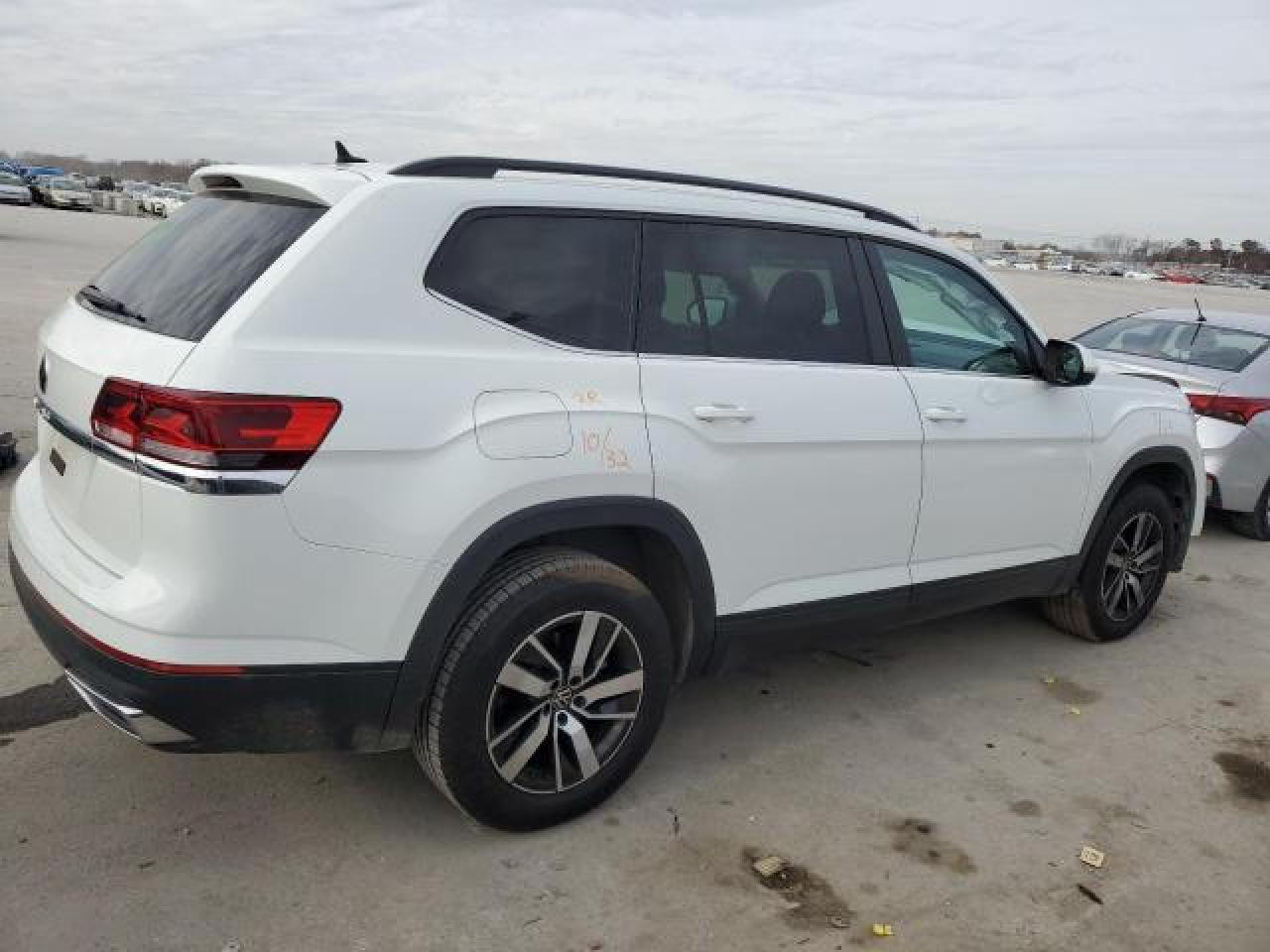 Image 3 of 2021 VOLKSWAGEN ATLAS SE 2021 with VIN 1V2DP2CA4MC510187