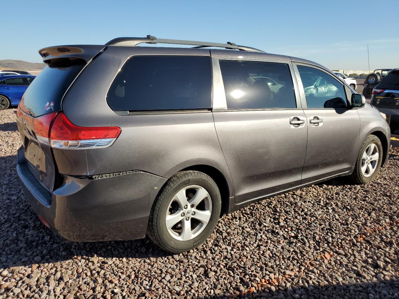 Image 3 of 2011 TOYOTA SIENNA LE 2011 with VIN 5TDKK3DC6BS026353