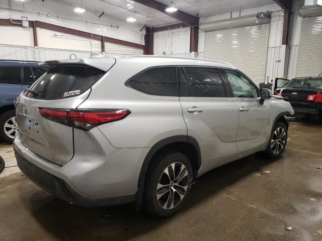 Image 3 of 2021 TOYOTA HIGHLANDER XLE 2021 with VIN 5TDGZRBH8MS546754