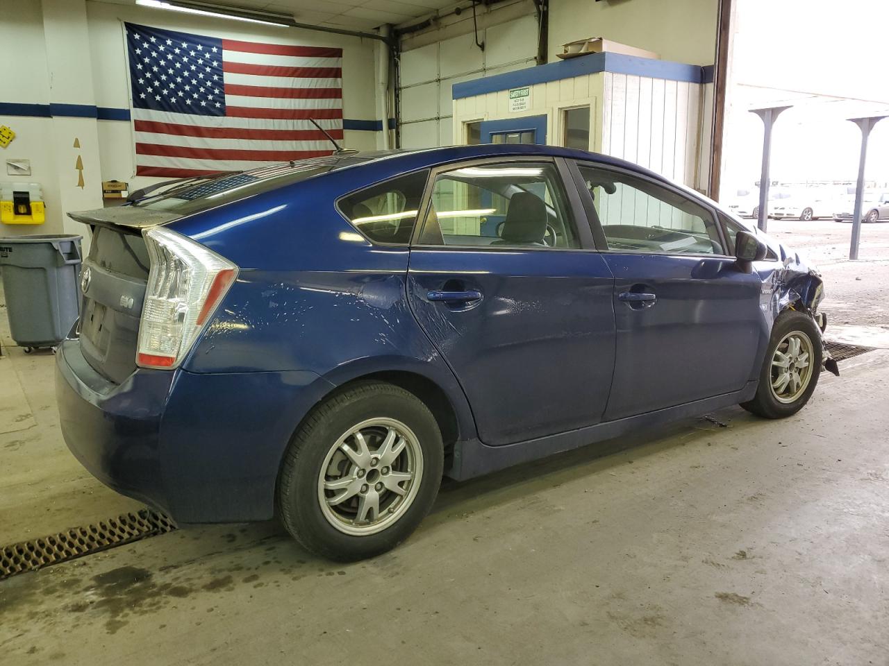 Image 3 of 2010 TOYOTA PRIUS  2010 with VIN JTDKN3DU6A0009165
