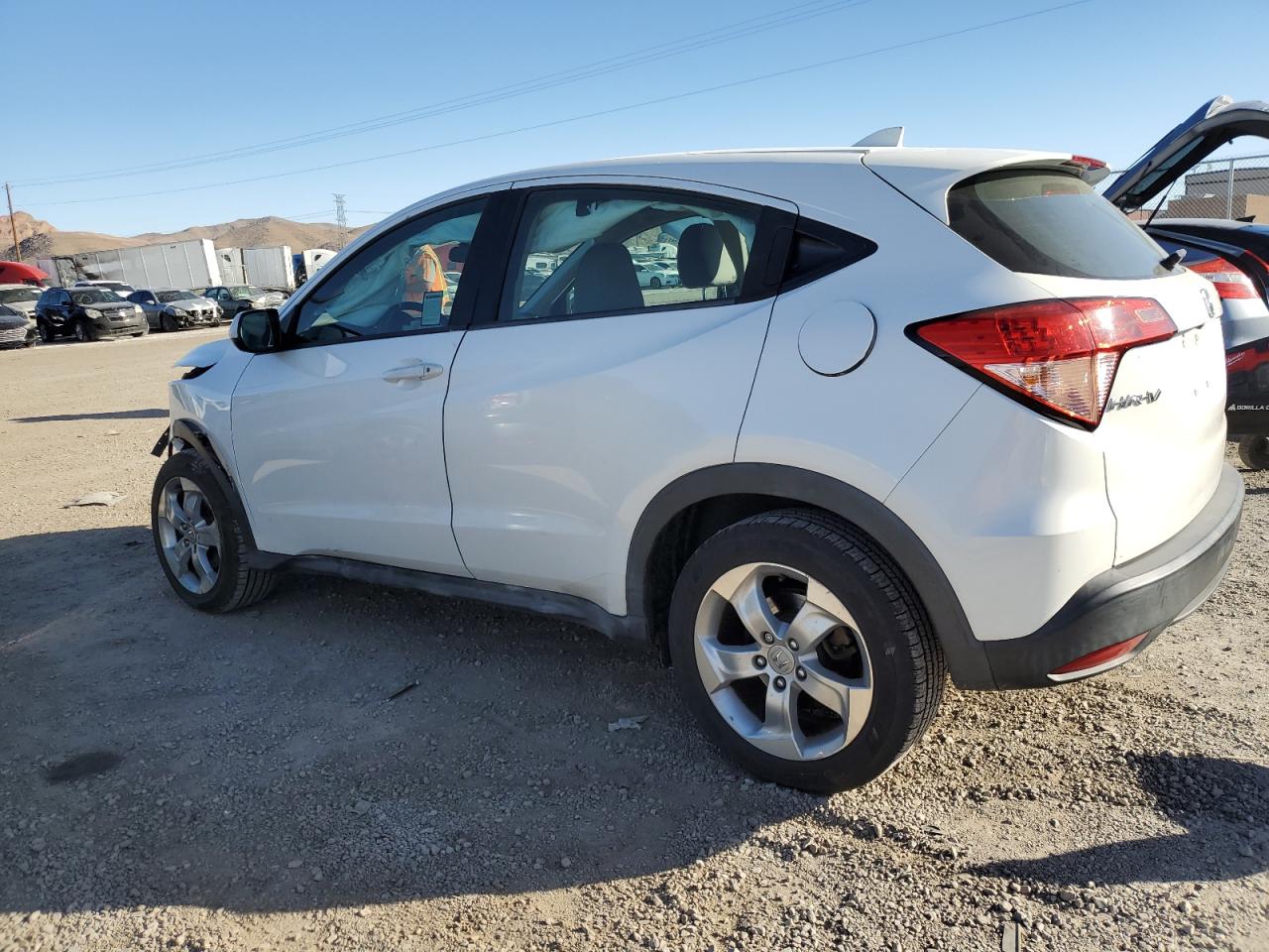 Изображение 2 2016 HONDA HR-V LX 2016 с VIN 3CZRU5H30GM720939