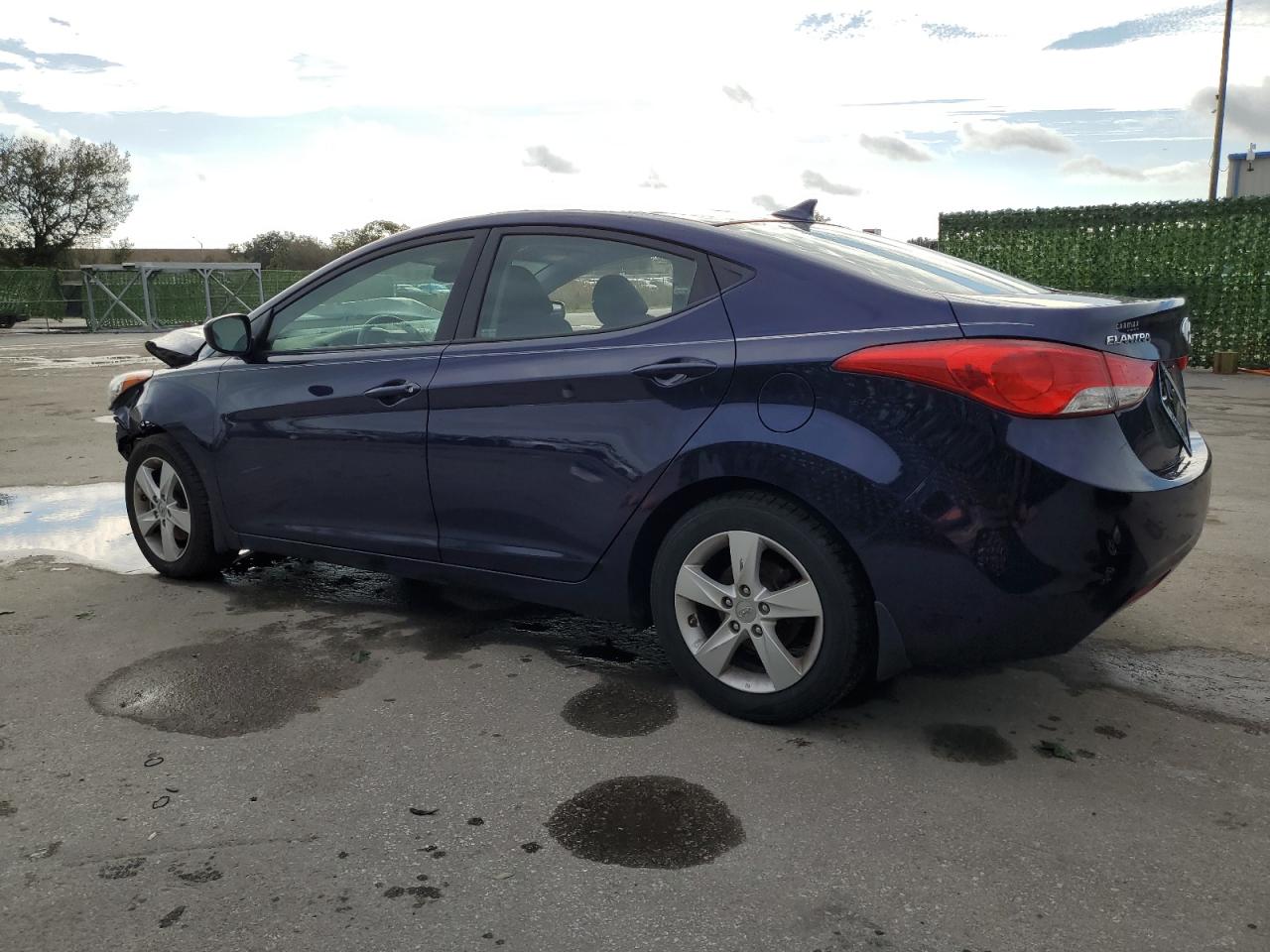 Image 2 of 2013 HYUNDAI ELANTRA GLS 2013 with VIN 5NPDH4AE4DH433874