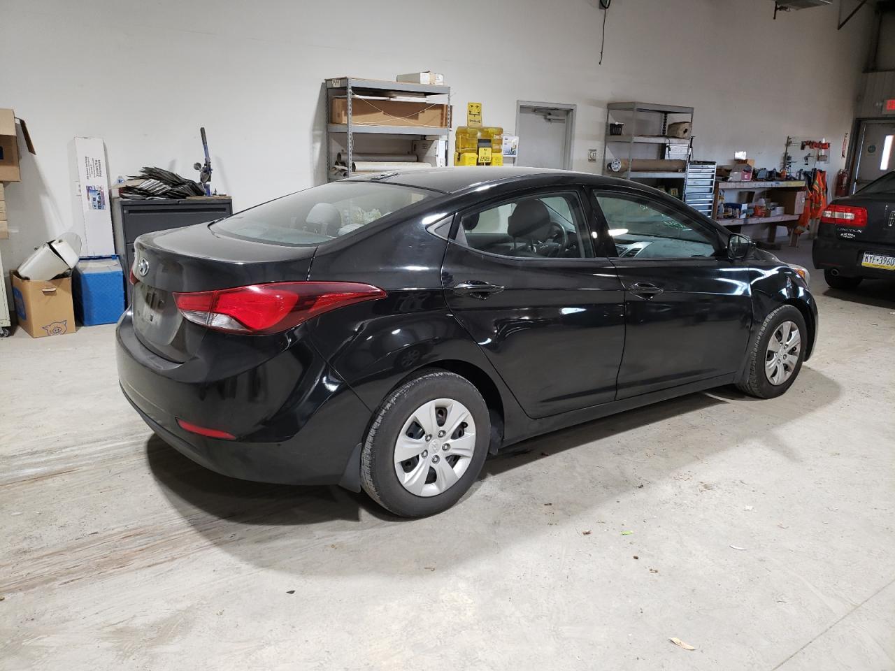 Изображение 3 2016 HYUNDAI ELANTRA SE 2016 с VIN 5NPDH4AE4GH721785