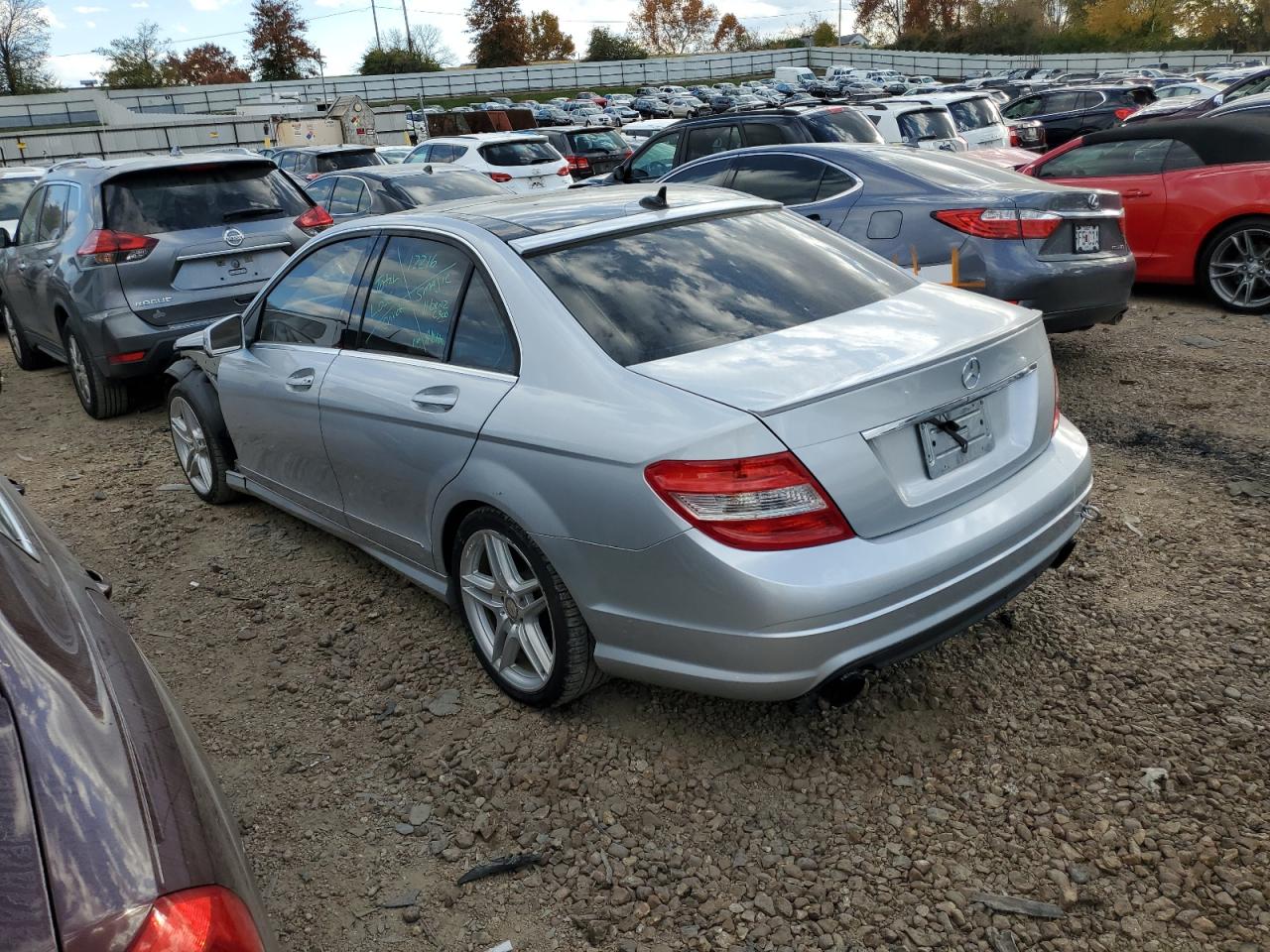 Изображение 2 2011 MERCEDES-BENZ C 300 2011 с VIN WDDGF5EB2BR136798