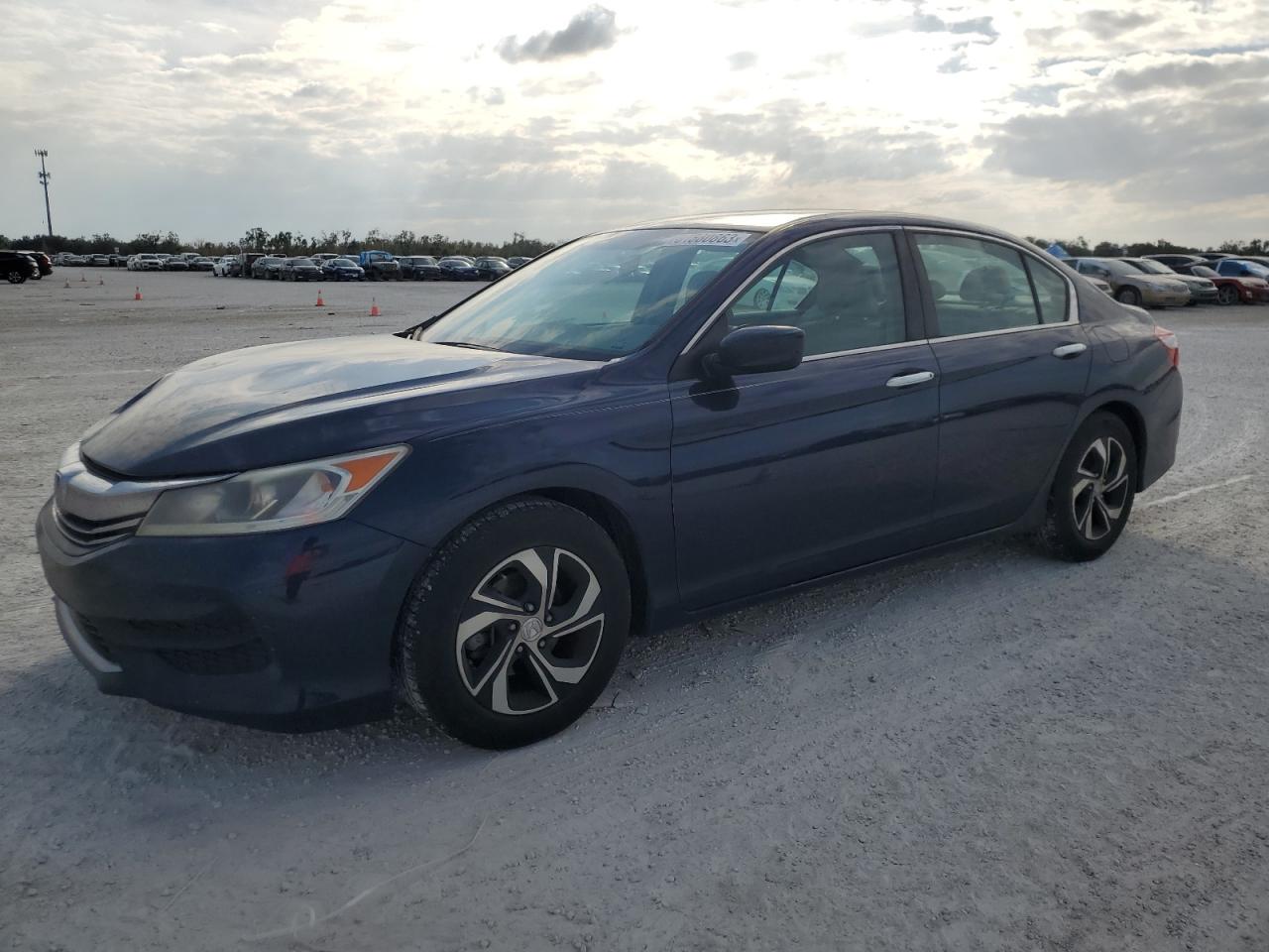 Obraz 1 z 2016 HONDA ACCORD LX 2016 z VIN 1HGCR2F30GA118653