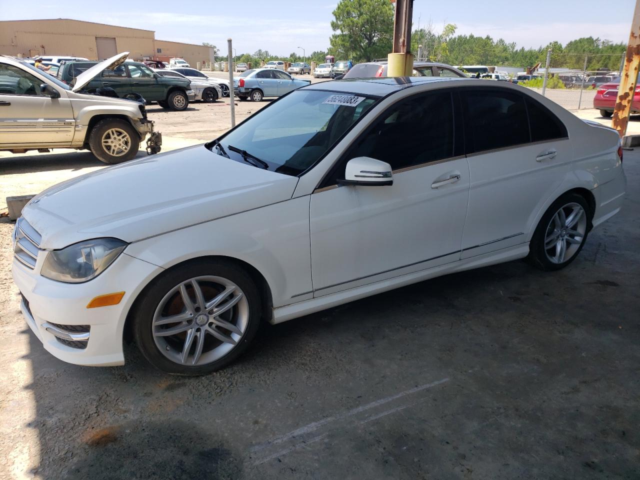 Obraz 1 z 2013 MERCEDES-BENZ C 250 2013 z VIN WDDGF4HB2DR266511