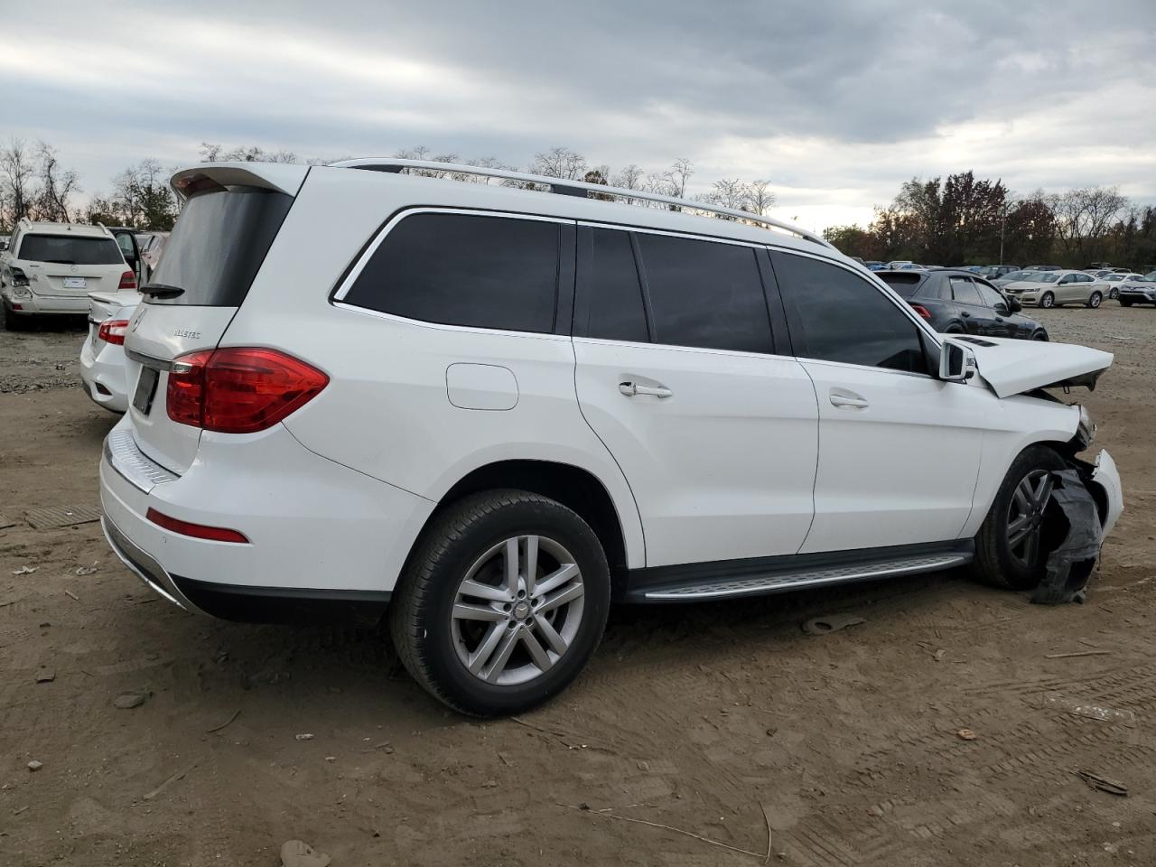 Image 3 of 2015 MERCEDES-BENZ GL 350 BLUETEC 2015 with VIN 4JGDF2EEXFA609255