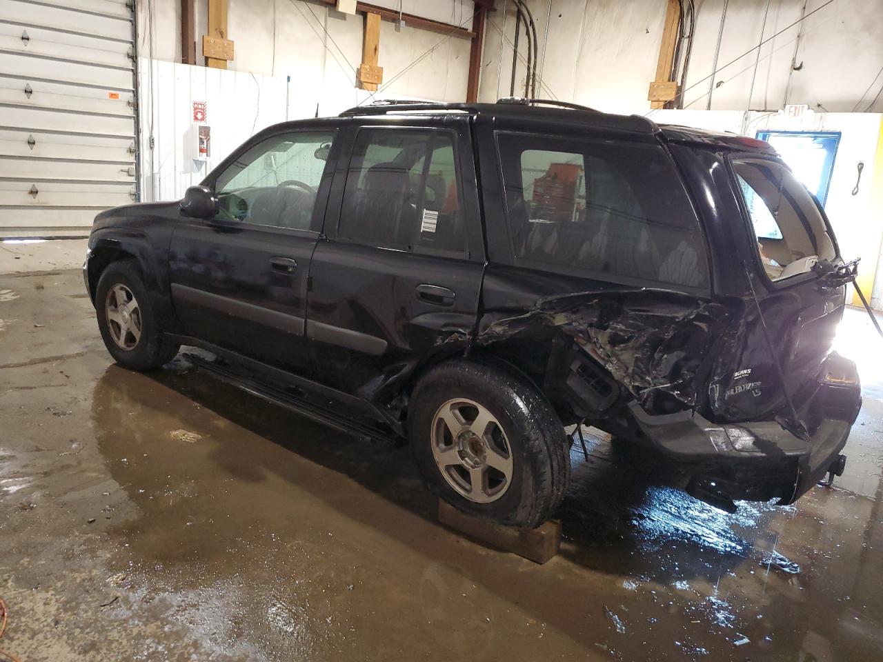 Image 2 of 2005 CHEVROLET TRAILBLAZER LS 2005 with VIN 1GNDT13S452176239