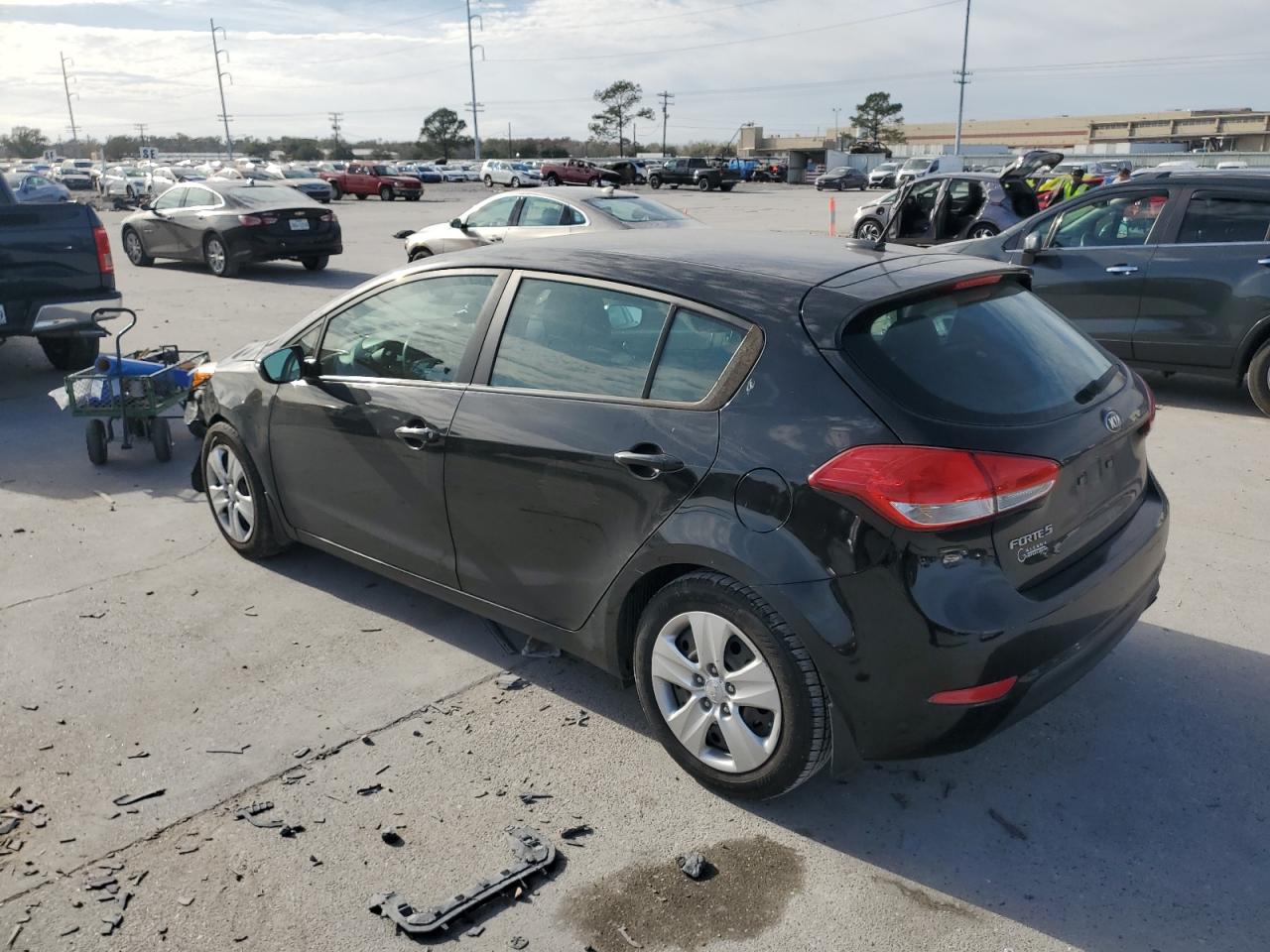 Изображение 2 2016 KIA FORTE LX 2016 с VIN KNAFK5A81G5647264