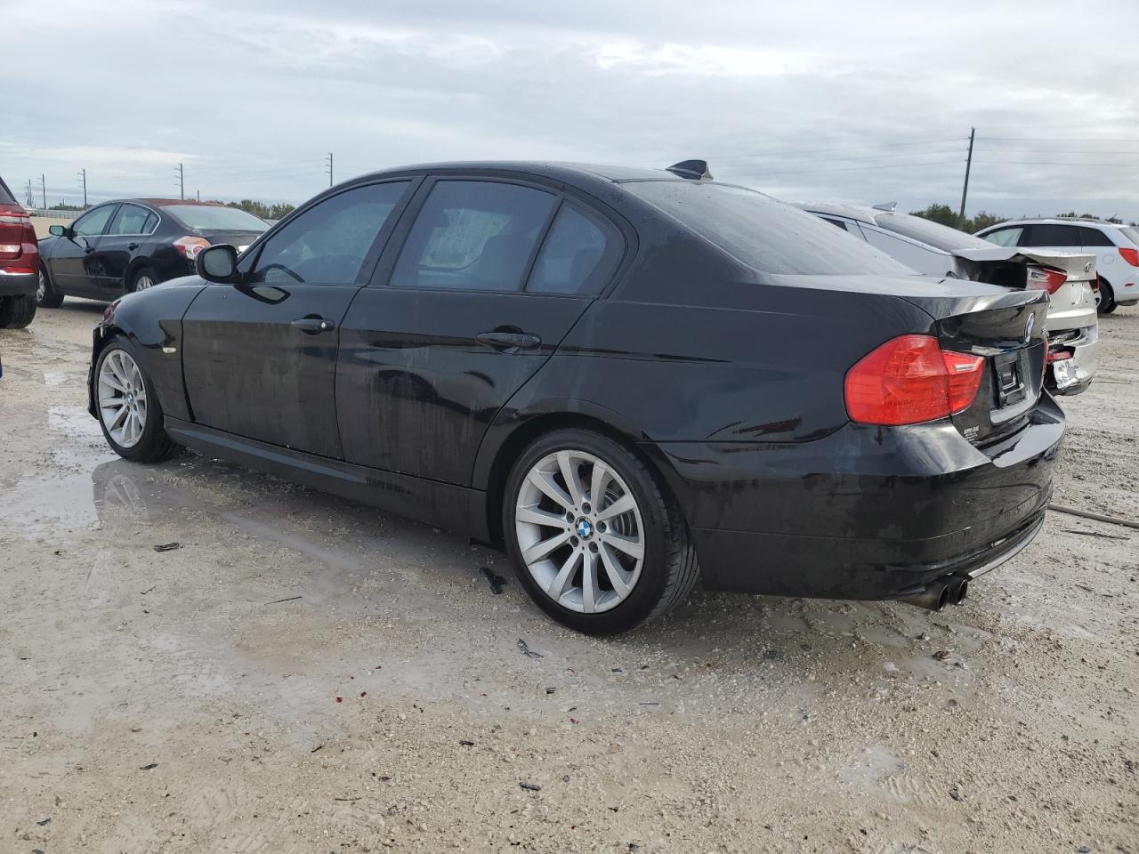 Изображение 2 2011 BMW 328 I 2011 с VIN WBAPH7C53BE678011
