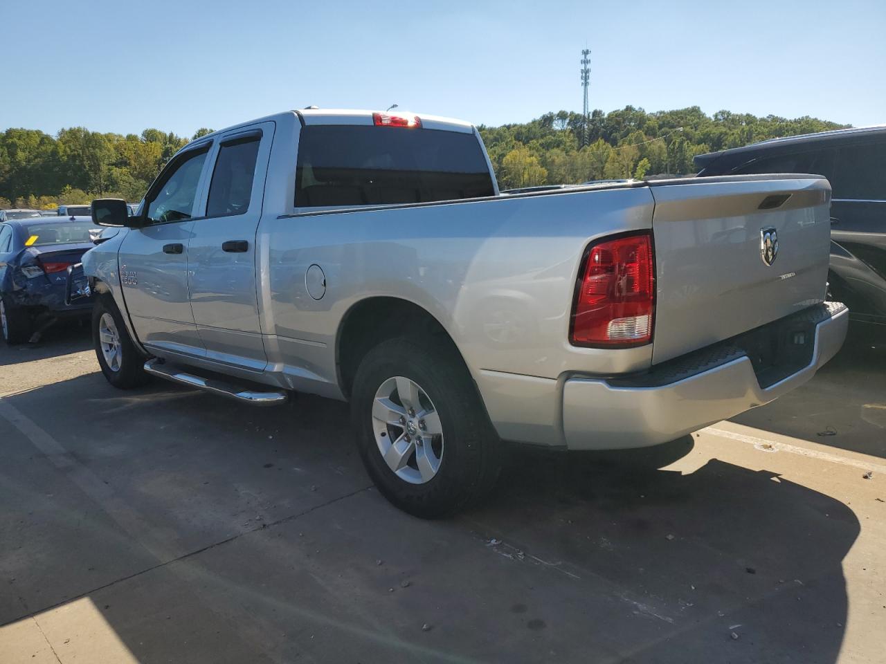 Изображение 2 Ram 1500 с VIN 1C6RR6FG1HS860677