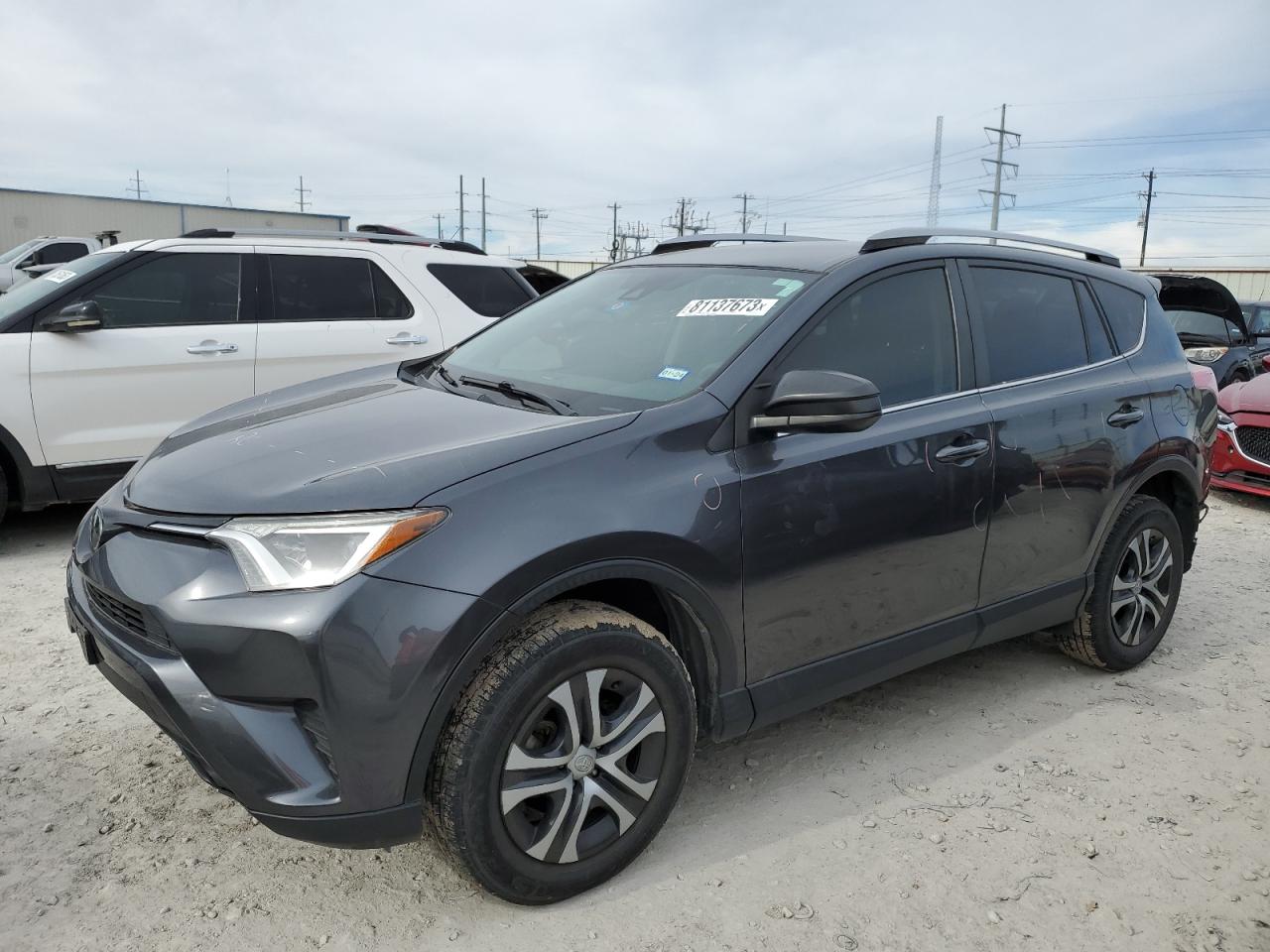 Image 1 of 2018 TOYOTA RAV4 LE 2018 with VIN JTMZFREV2JD110301