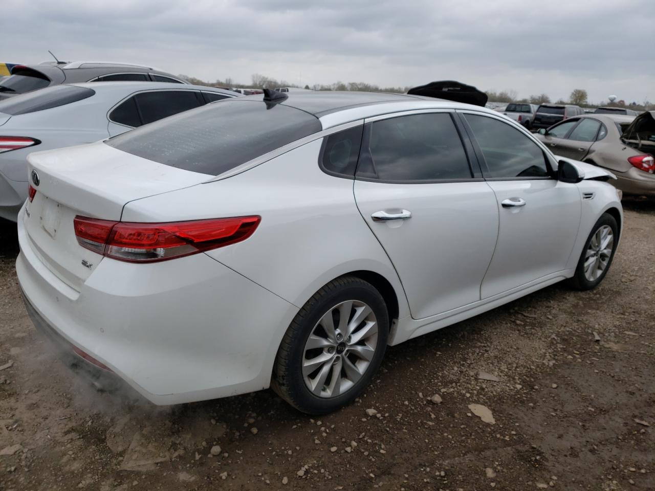 Изображение 3 2016 KIA OPTIMA EX 2016 с VIN 5XXGU4L32GG093760