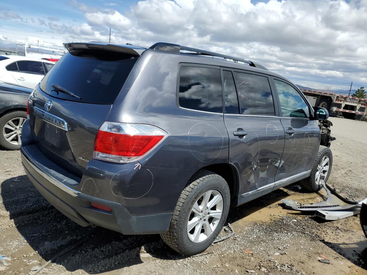 Image 3 of 2012 TOYOTA HIGHLANDER BASE 2012 with VIN 5TDBK3EHXCS141386