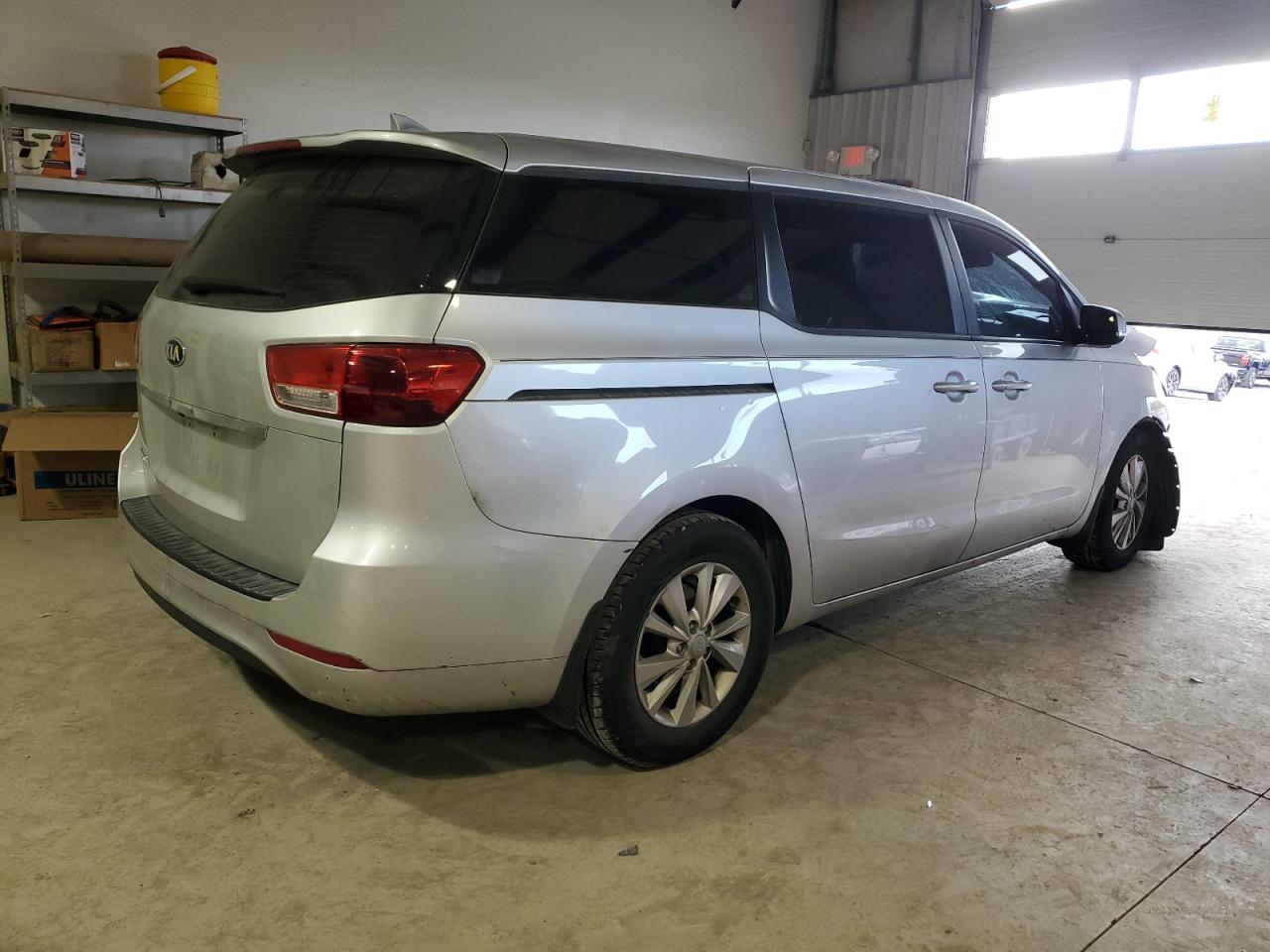 Obraz 3 z 2016 KIA SEDONA L 2016 z VIN KNDMA5C15G6114163