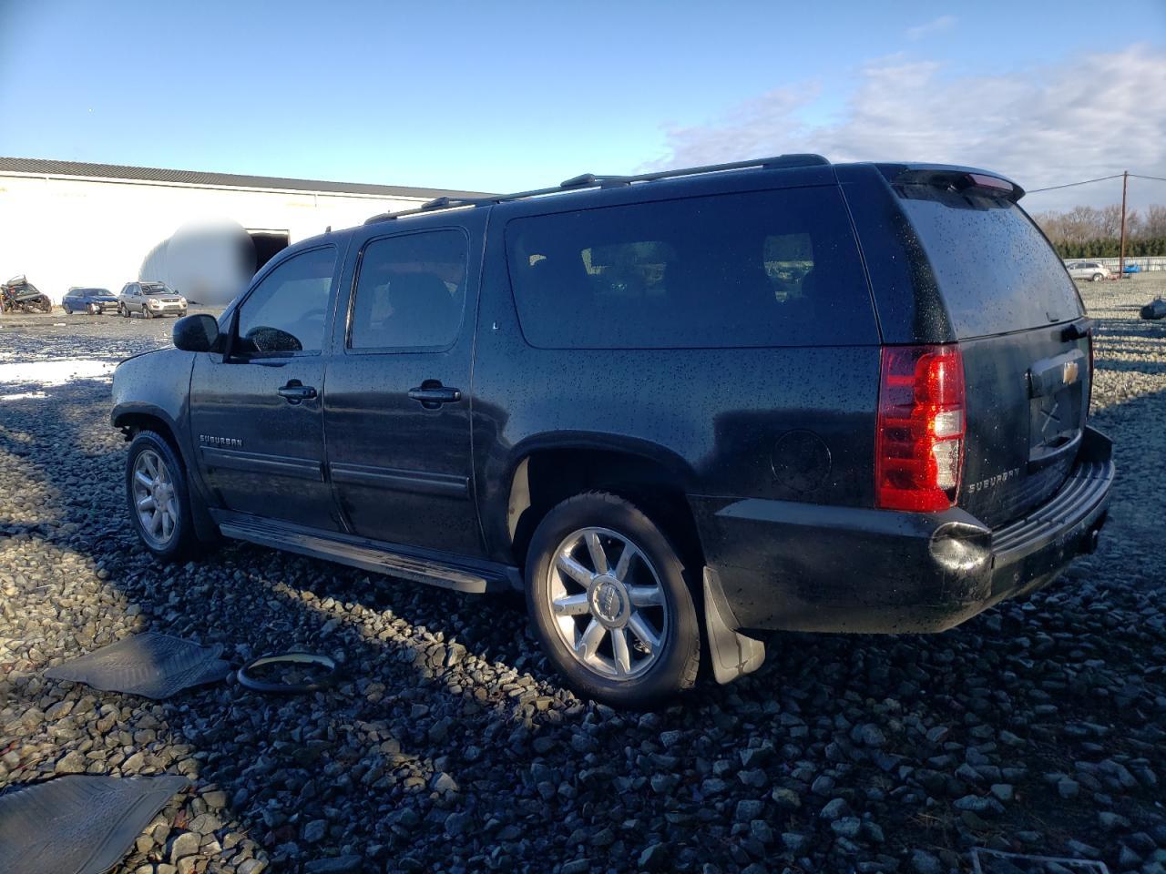Obraz 2 z 2012 CHEVROLET SUBURBAN C1500 LT 2012 z VIN 1GNSCJE07CR187131